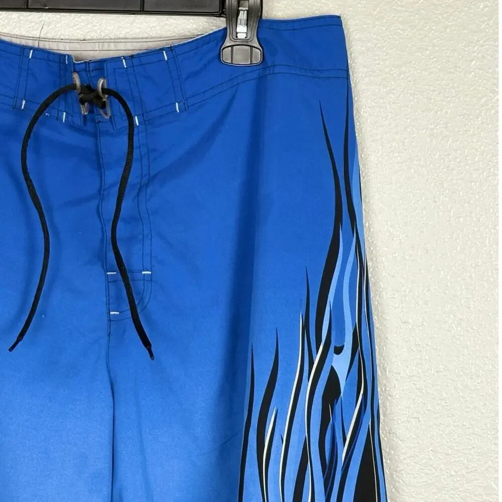 No Boundaries 2010s Size 36 Blue Black Flame Print Polyester Men’s Swimtrunks